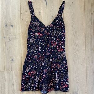 American Eagle Floral Romper with pockets